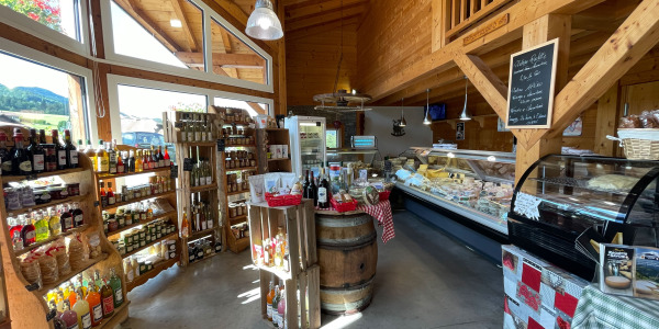 Magasin de producteurs en Vallée Verte 🚁 Visitez le GAEC Le Plane en drone