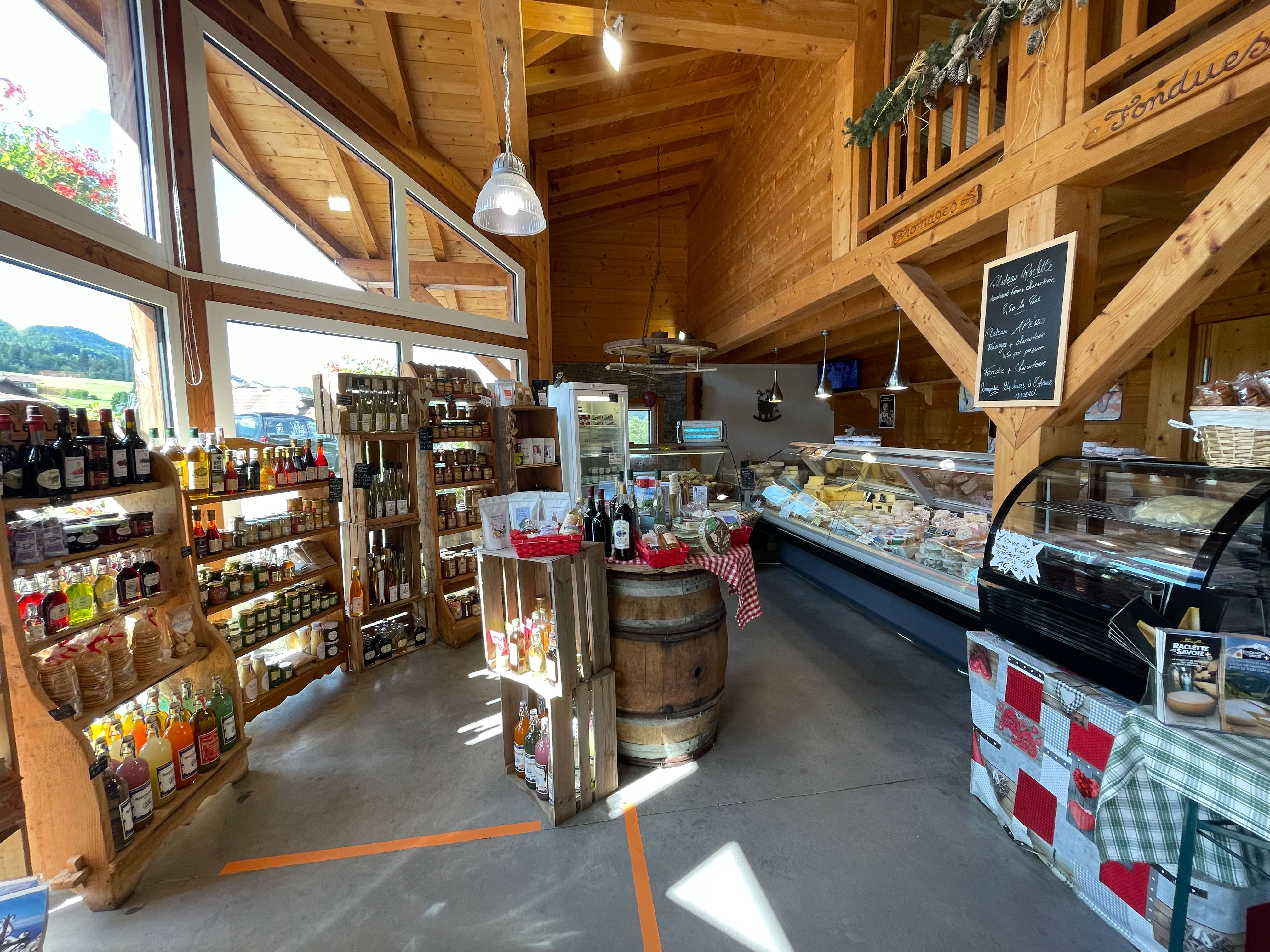 Magasin de producteurs en Vallée Verte 🚁 Visitez le GAEC Le Plane en drone